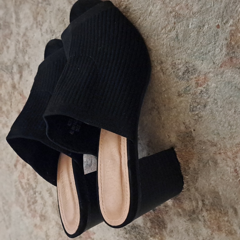 Black Cushionaire memory foam wedge sandal Women's 8.5W
